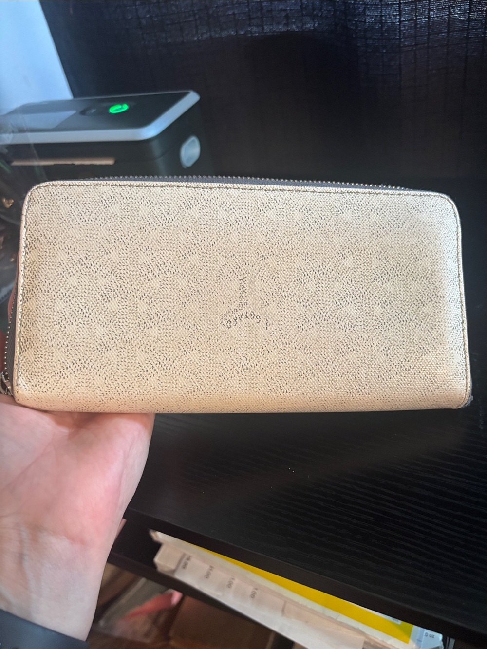 Goyard Matignon Chevron Leather Zip Around wallet white and gray - Picture 16 of 17